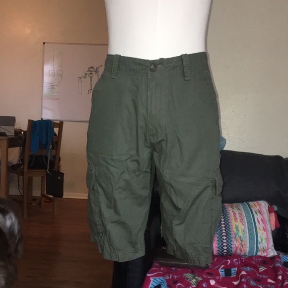 NWOT Apartment 9 Olive green cargo shorts - Picture 2 of 7